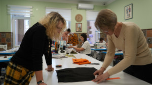 По нацпроекту «Кадры» проходит обучение по востребованной профессии швеи