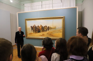 В Самаре ветераны СВО и их близкие посетили выставку одной картины «Бурлаки на Волге»