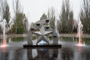 В Самаре завершилась серия технических пусков фонтанов в парке Победы – сухого фонтана «Адмиралтейская звезда» и фонтана у реконструированного водоема.