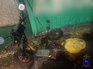 В Самаре легковушка столкнулась с электровелосипедом