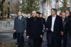 В 2026 году в Самаре продолжат обновление подъездных путей к соцобъектам