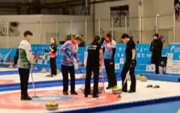 В спортивном комплексе «Ипподром-Арена» в Самаре состоялось открытие всероссийских соревнований по керлингу среди юношей и девушек до 17 лет.