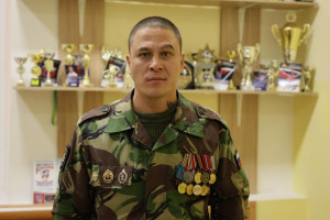 Ринат выступает в двоеборье и тактической стрельбе в составе команды Самарской области по фиджитал-спорту.