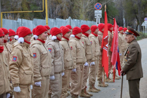 Юнармейцев Андрей Петрович Тонковидов встретил в парадной форме, с медалями и нагрудными знаками.