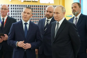 На площадке ФОК «Орбита» Главе государства по видеосвязи презентовали ряд новых спортивных объектов, открытых в регионах России в 2025 году.