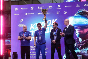 Кроме того, Дмитрий Чернышенко и Вячеслав Федорищев осмотрели площадку создания будущего кампуса мирового уровня, который будет построен на территории около стадиона «Самара Арена».