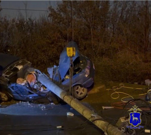 В Тольятти автомобиль отбросило на световую опору, водитель погиб