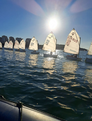 В числе участников - воспитанники отделения парусного спорта ГАУ СШОР №6 и яхт-клуба «Дружба».