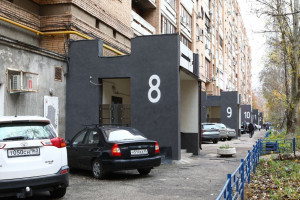 Двор одного из самых протяженных домов благоустраивают в Самаре