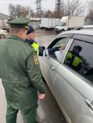 Более 5 лиц, которые не законно получили водительские удостоверения, были доставлены в военный следственный отдел СК России по Самарскому гарнизону для дальнейшего разбирательства.