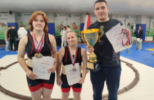 Участниками стали 100 спортсменов из республик Татарстан и Удмуртия, Нижегородской, Саратовской и Самарской областей.