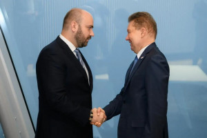 Документ предусматривает, в частности, строительство в Сергиевском районе газопровода-отвода с ГРС «Калиновка» и межпоселкового газопровода с подключением к действующим газовым сетям.