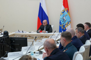 Открывая совещание, он сообщил о кадровых назначениях.