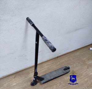 Сызранка лишилась детского самоката около магазина