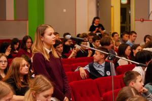 Режиссер Клим Шипенко провел творческую встречу со школьниками Самарской области