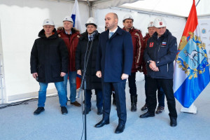 В четверг, 27 ноября, в Самаре на строящейся станции метро «Театральная» завершена проходка правого перегонного тоннеля. Данный этап, являющийся одним из важнейших и наиболее сложных в строительстве метрополитена, выполнен с опережением установленных срок