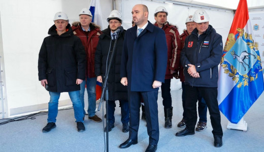 В четверг, 27 ноября, в Самаре на строящейся станции метро «Театральная» завершена проходка правого перегонного тоннеля. Данный этап, являющийся одним из важнейших и наиболее сложных в строительстве метрополитена, выполнен с опережением установленных срок