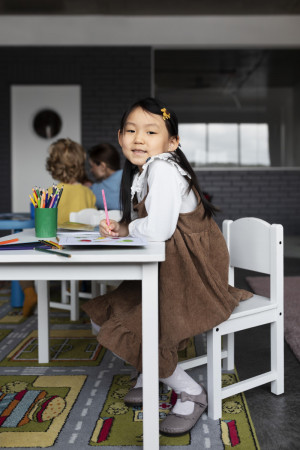 Две страны активно сотрудничают в части организации дополнительного образования по отдельным отраслям: обучение проходят банкиры, энергетики, медики, геологи.