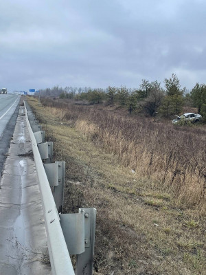 С места ДТП в больницу доставлен водитель и пассажир 1962 года рождения.