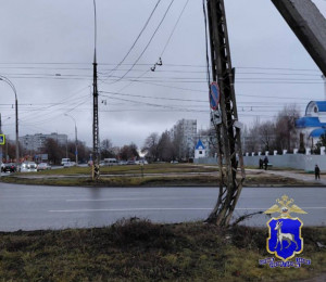 В Тольятти 24-летний водитель врезался в троллейбусный столб