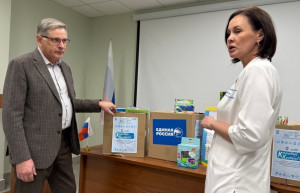 Первые подарки акции сторонников «Единой России» уже начали поступать маленьким пациентам региона.