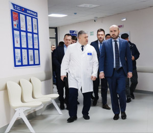 Это один из масштабных проектов модернизации первичного звена здравоохранения в регионе. Она расположена на 4 этажах и включает детское и взрослое отделения, стоматологические отделения для взрослых и детей, женскую консультацию, лечебно-профилактическое,