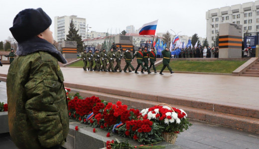 В Самаре в День неизвестного солдата почтили память павших героев