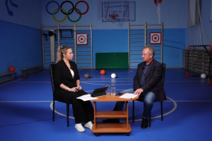 Он рассказал о том, как выстроена работа районной администрации после реформы местного самоуправления, о благоустройстве дворов и общественных пространств, ремонте дорог и проездов, реализации нацпроектов.