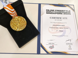 В Сингапуре завершились чемпионат и первенство мира по роллер-спорту в дисциплинах фристайла. Лучший результат в дисциплине «слайды» у Анны.