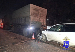 Nissan врезался в КАМАЗ в Безенчукском районе