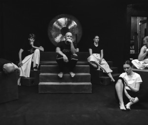 Свой новый спектакль Денис Бокурадзе поставит по пьесе бразильского прозаика и драматурга Гильерме Фигейредо «Лиса и виноград» (Эзоп).