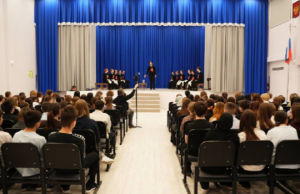 Для учеников и преподавателей "Образовательного центра" имени 81 гвардейского мотострелкового полка был показан спектакль «Читаем Твардовского".