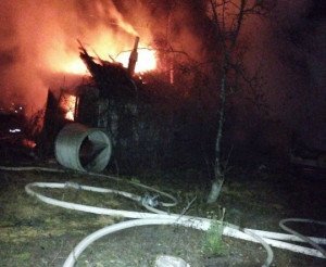 Волжские огнеборцы ликвидировали возгорание в дачном доме на площади 80 квадратных метров