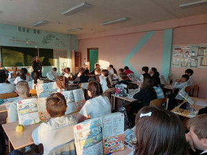 Самарские полицейские ведут активную работу по профилактике травматизма среди детей и подростков, а также по патриотическому воспитанию молодежи.