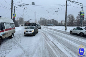 Девочка госпитализирована. Сотрудники полиции устанавливают все обстоятельства ДТП.