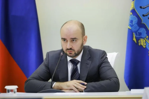 В ходе эфира был озвучен вопрос от многодетного отца из Чапаевска, который сообщил, что его зарплаты не хватает на содержание семьи.