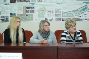 В ходе заключительного в этом году приема граждан Елена Бондаренко рассмотрела вопросы от жителей пяти многоквартирных домов.