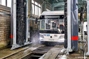 Особое внимание уделяется салону: в осенне-зимний период он дополнительно обрабатывается специальными дезинфицирующими средствами.