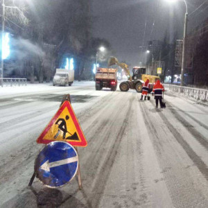 Снег в Самаре: коммунальные службы на страже днем и ночью