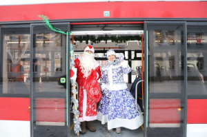 Украшенный новогодний транспорт вышел на городские маршруты в Самаре