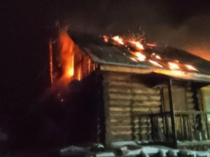 В поселке городского типа Суходол Сергиевского района горели надворные постройки на площади 150 квадратных метров