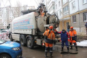 «Салатные» проблемы: почему в новогодние праздники может случиться засор канализации