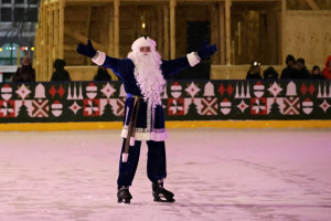 Показательными выступлениями фигуристов открылась главная новогодняя площадка в Самаре