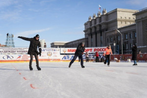 Самарцев приглашают на соревнования «Зимой - коньки, летом - ролики»
