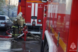 В том числе горел автосервис на площади 100 кв.м в Кировском районе Самары.