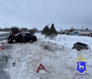 Госпитализирована женщина-пассажир одного из автомобилей.