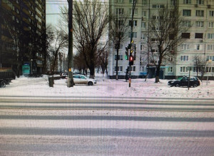 Пешеход переходил проезжую часть по регулируемому пешеходному переходу на зеленый сигнал  светофора.