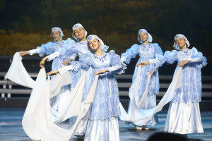 Он объединил священнослужителей, воспитанников детских духовно-образовательных центров и воскресных школ, любителей духовной и народной музыки.