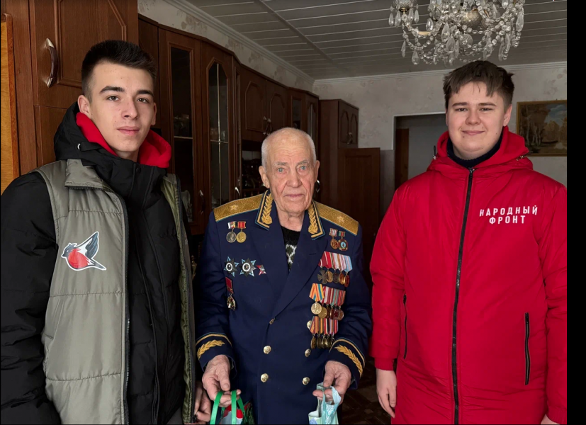 Молодёжка Народного Фронта Самарской области поздравила с новогодними праздниками Героя-чернобыльца