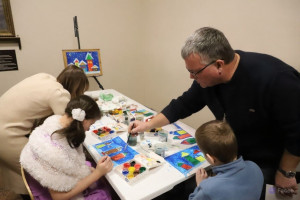 Все желающие могли принять участие в мастер-классах по песочной анимации и декоративно-прикладному творчеству.